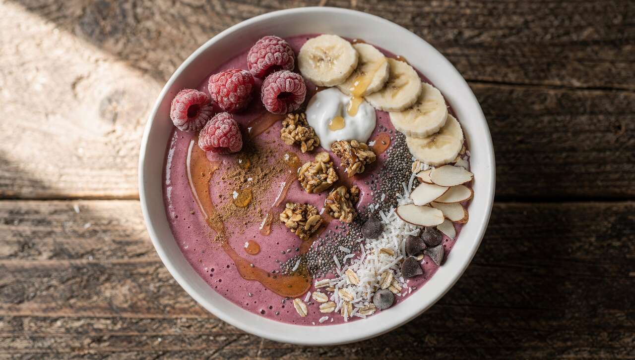 Smoothie bowl à la framboise : recette gourmande et saine