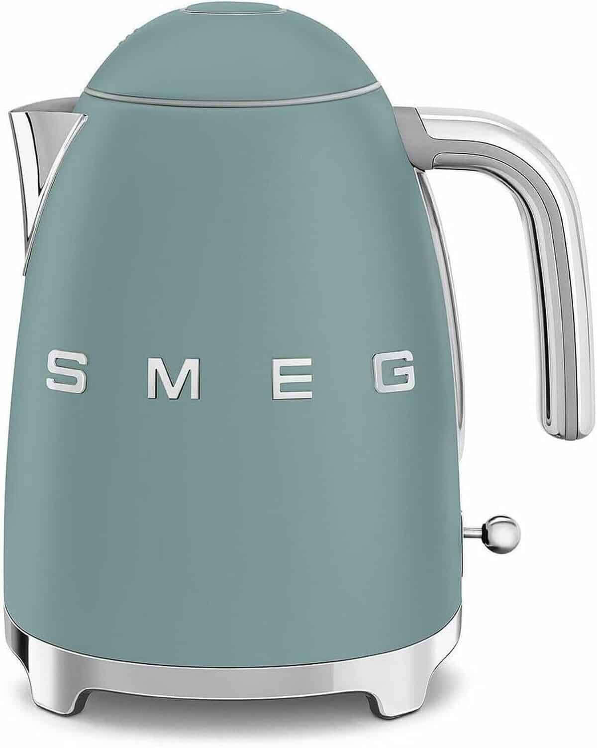 Test bouilloire sans fil Smeg KLF03EGMEU 2400w